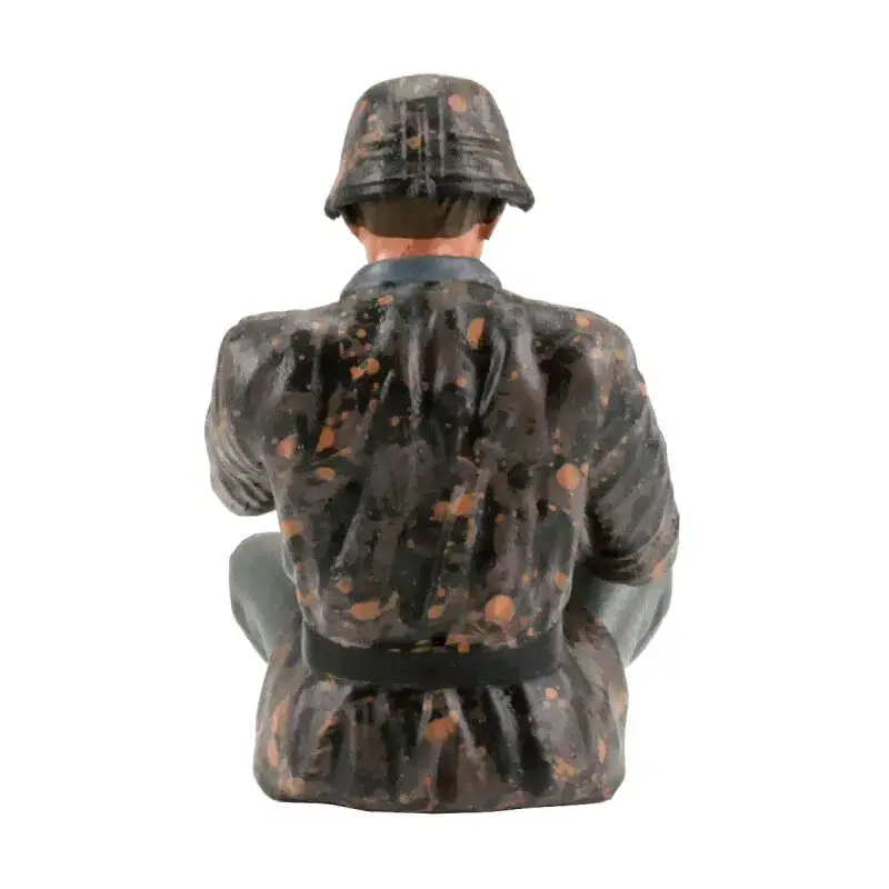 Figurka 1:16 řidič Sd.Kfz. 251, maskování vzor Dubové listí – podzim