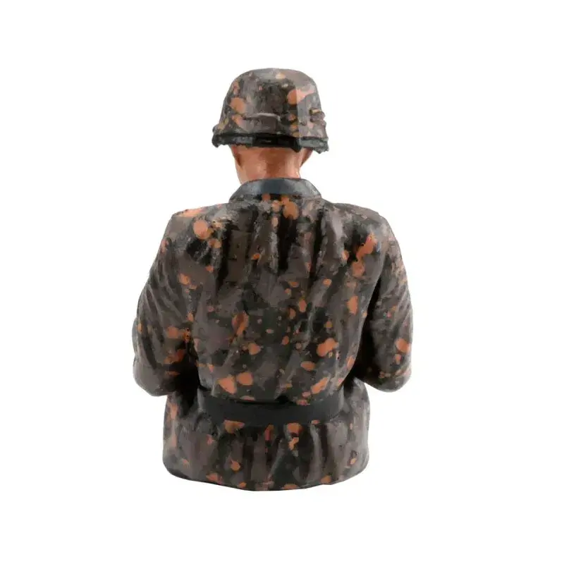 Figurka 1:16 voják posádky Sd.Kfz. 251, maskování vzor Dubové listí – podzim