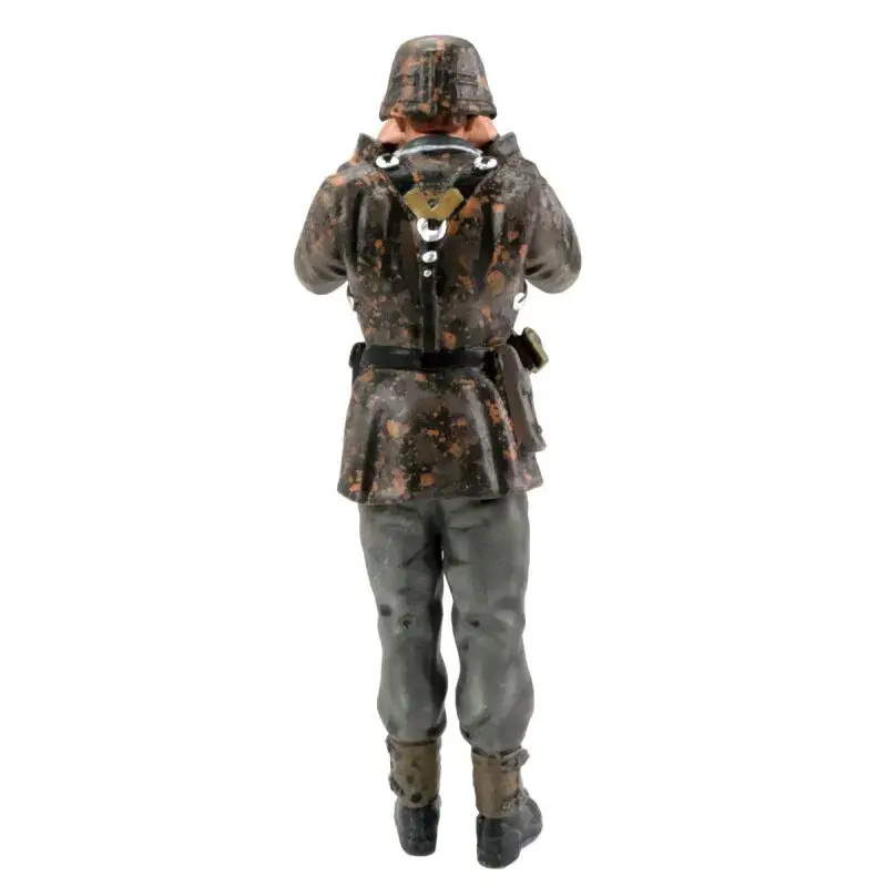 Figurka 1:16 Velitel vozidla-seržant Sd.Kfz. 251, maskování vzor Dubové listí – podzim