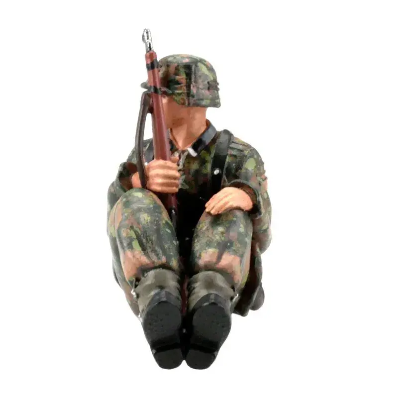 Figurka 1:16 granátník 5 Sd.Kfz. 251, maskování vzor Platan – jaro