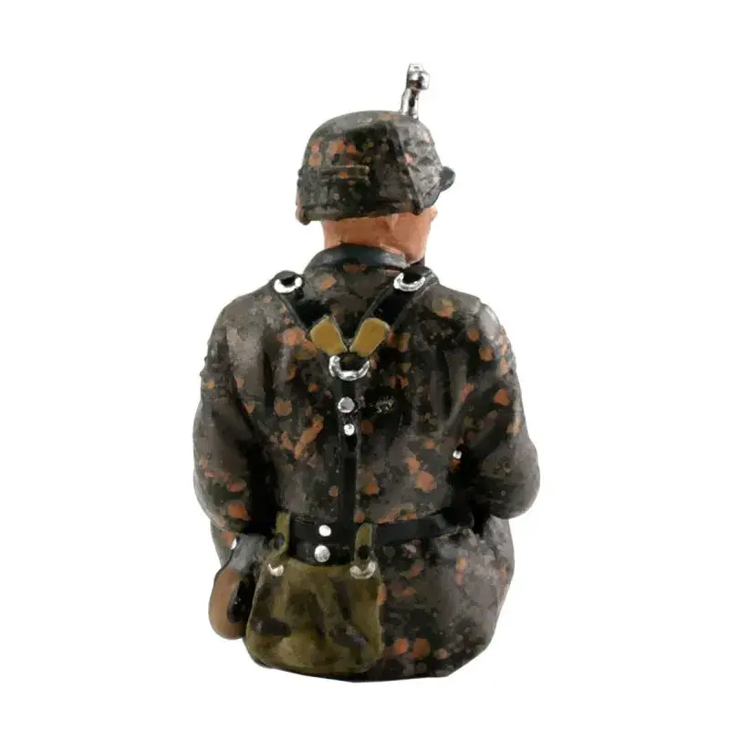 Figurka 1:16 granátník 5 Sd.Kfz. 251, maskování vzor Dubové listí – podzim
