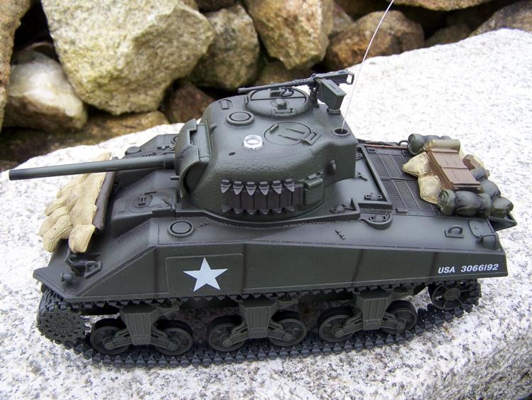 M4A3 Sherman - infrared + terč 1:24