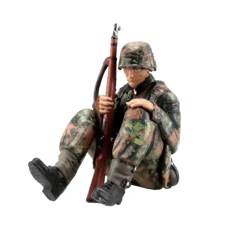 Figurka 1:16 granátník 6 Sd.Kfz. 251, maskování vzor Platan – jaro