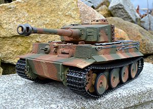 RC tank TIGER střední verze INFRA - zvuk motoru, kouř z výfuku a kanónu, METAL EDICE