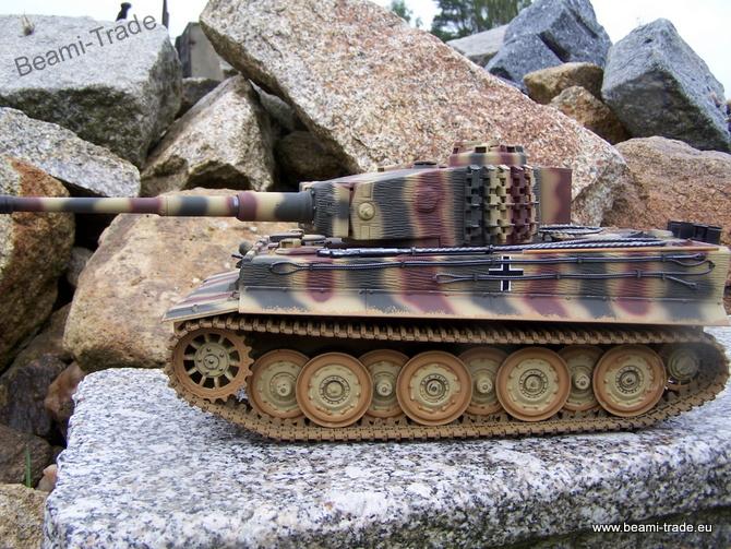 RC tank TIGER pozdní verze - INFRARED 2.4 GHz - KOVOVÉ PÁSY + VANA + KANON