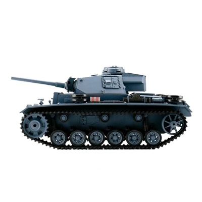 Fotografie tanku Panzer III Ausf. L na dálkové ovládání vyrobeného dle své slavné předlohy, zaměřený na detail. Profesionální RC model Panzer III Ausf. L