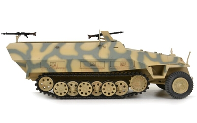 Profesionální RC model vojenského vozidla 