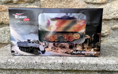 Profesionální RC model vojenského vozidla 