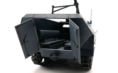 Profesionální RC model vojenského vozidla 