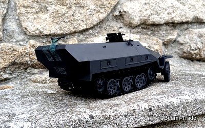 Profesionální RC model vojenského vozidla 