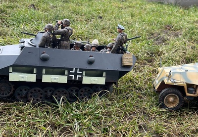 RC tank Sd.Kfz.251/1 D - autorem modelu: Vošahlík J.