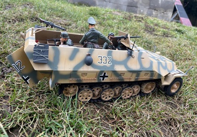 RC tank Sd.Kfz.251/1 D - autorem modelu: Vošahlík J.