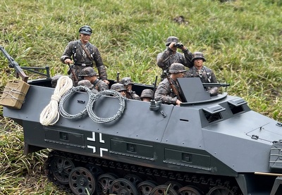 RC tank Sd.Kfz.251/1 D - autorem modelu: Vošahlík J.